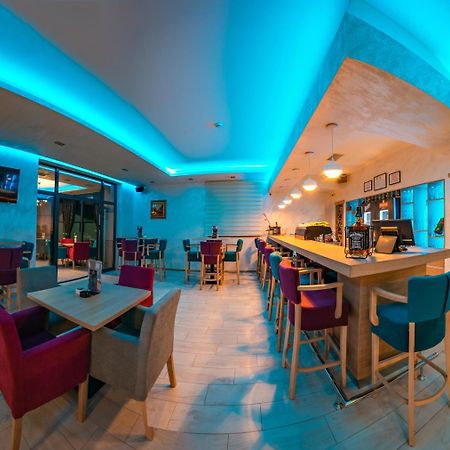 Motel Felikitas ลัคตาชิ ภายนอก รูปภาพ