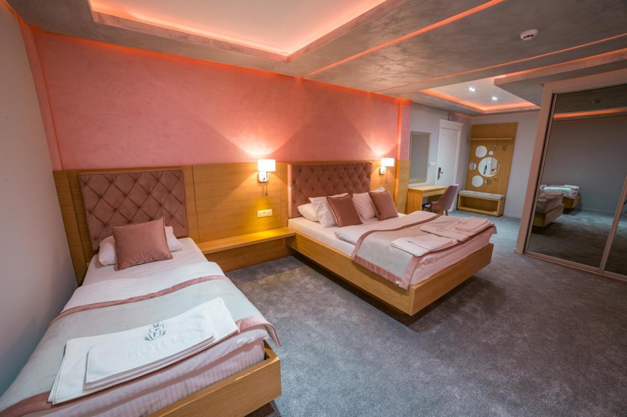 Motel Felikitas ลัคตาชิ ภายนอก รูปภาพ
