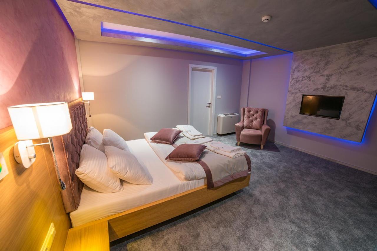 Motel Felikitas ลัคตาชิ ภายนอก รูปภาพ