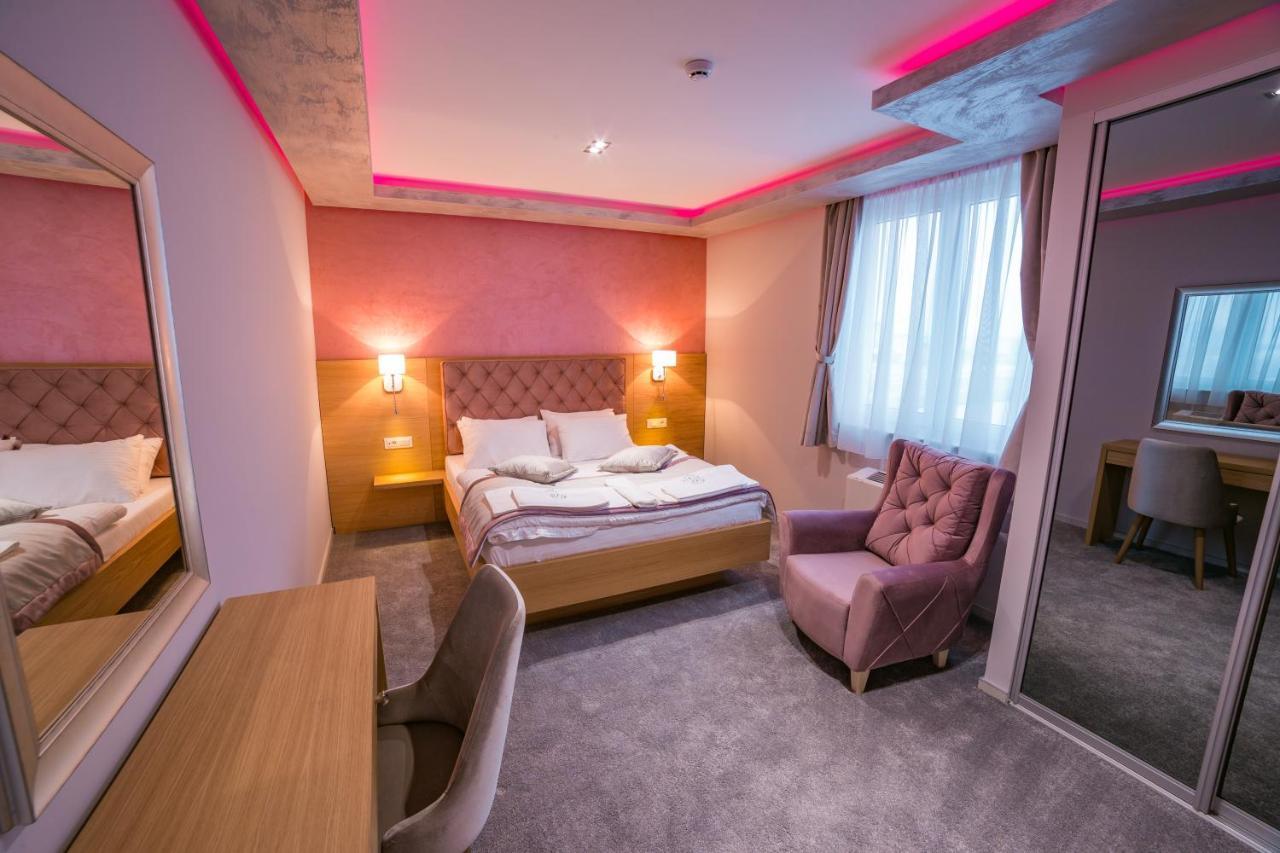 Motel Felikitas ลัคตาชิ ภายนอก รูปภาพ